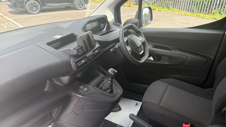 Peugeot Partner Standard Diesel 1.5 BlueHDi 100 Professional Van